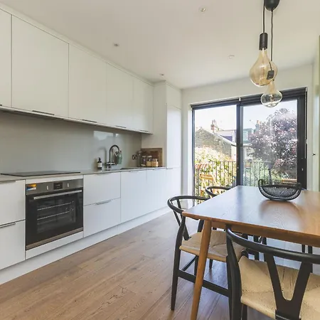 High-End 2Br 2Ba With Private Outdoor Space